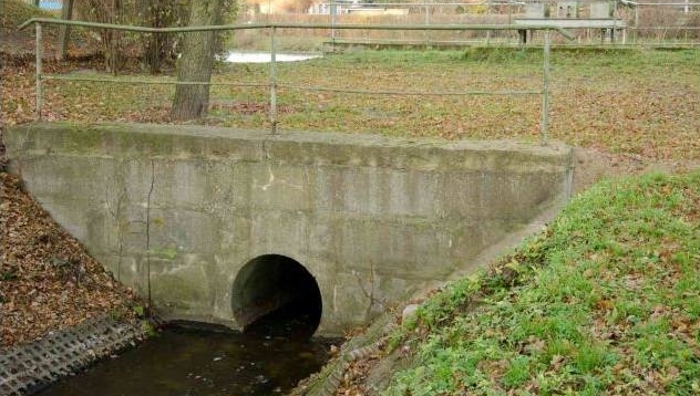 2010_StrasbMühlbach_Ablauf Hellteich_Stau&DL.jpg © STALU VP 2010_StrasbMühlbach_Ablauf Hellteich_Stau&DL.jpg
