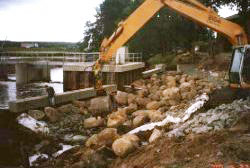 Ersatzneubau des Recknitzwehres Bad Sülze 2000 © StALU VP Ersatzneubau des Recknitzwehres Bad Sülze 2000